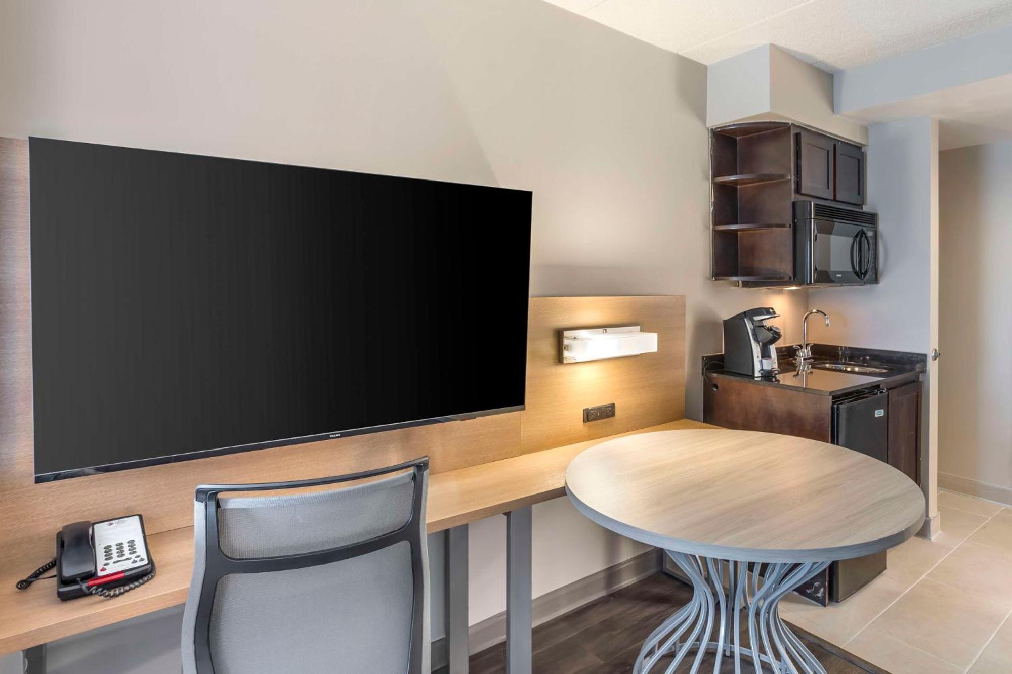 Best Western Plus Heritage Rail Inn & Suites York Εξωτερικό φωτογραφία
